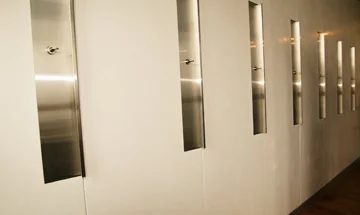 Schrankfront in Spanplatte – seidenmatte Oberfläche in Stuko
