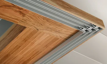 Schiebetüren-Führungsdetail – Schiene in Aluminium eloxiert